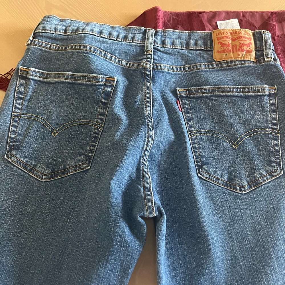 Never worn Levi’s 511 36/30